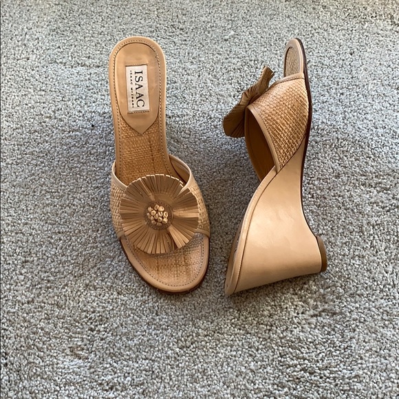 Isaac Mizrahi Wedges - Picture 2 of 4